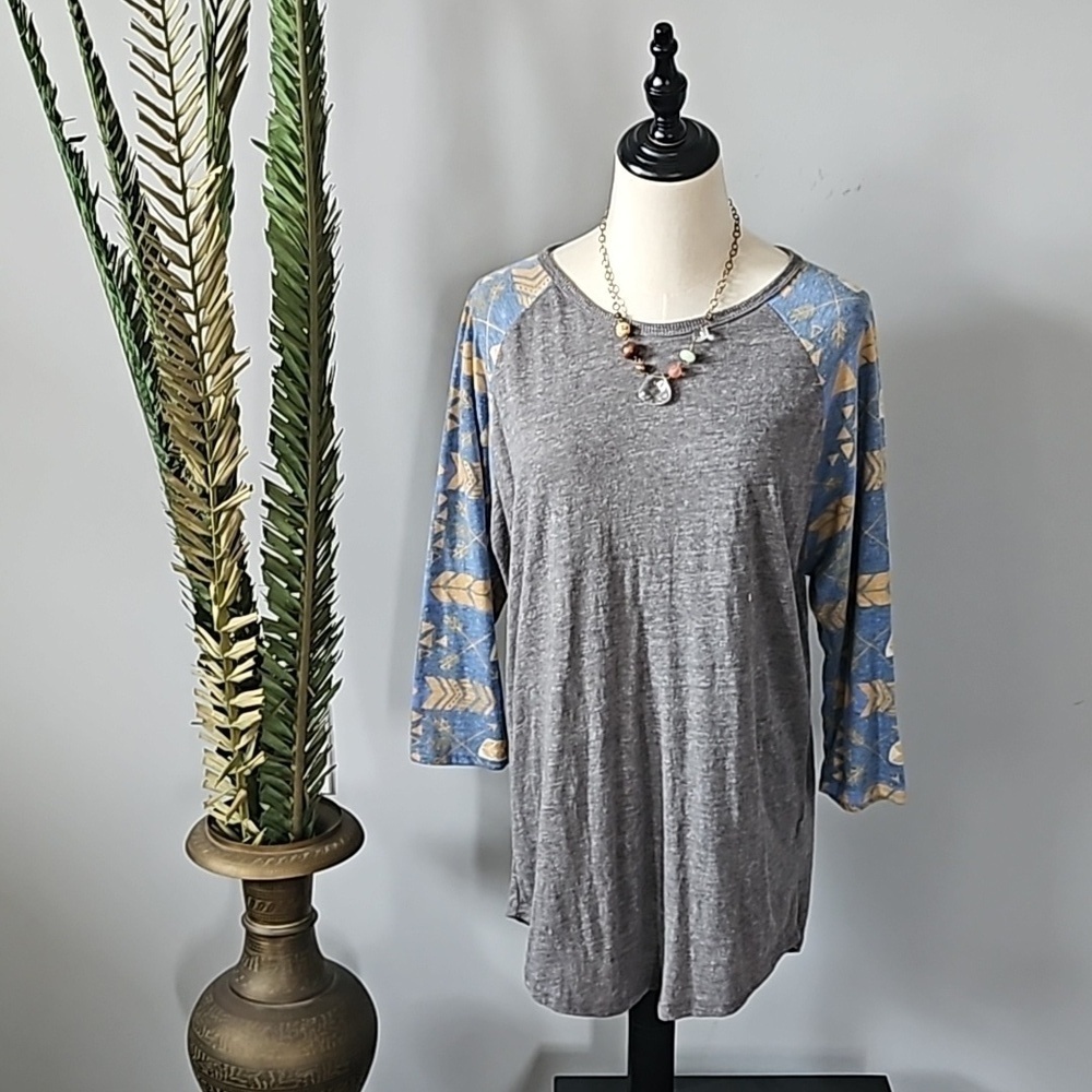 LuLaRoe Randy Gray Body with Blue and Gold Arrow 3/4 Length Sleeves Baseball Tee
